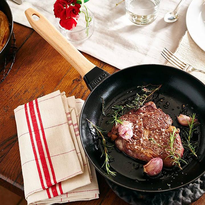 Actual product image Staub Frying pan (28 cm, Frying pan, Cast iron)