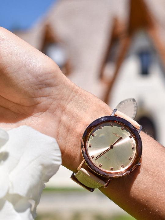 Actual product image Jowissa Aura (Analogue wristwatch, 39 mm)