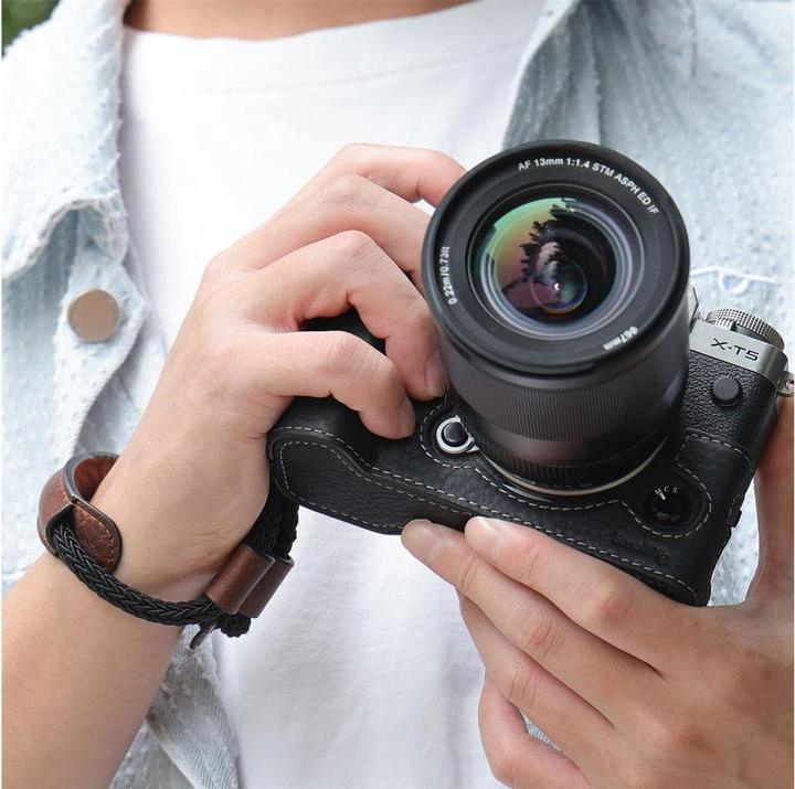 Actual product image SmallRig 3927 Half Case / Hand Strap Kit for FUJIFILM X-T5 (Novelty)