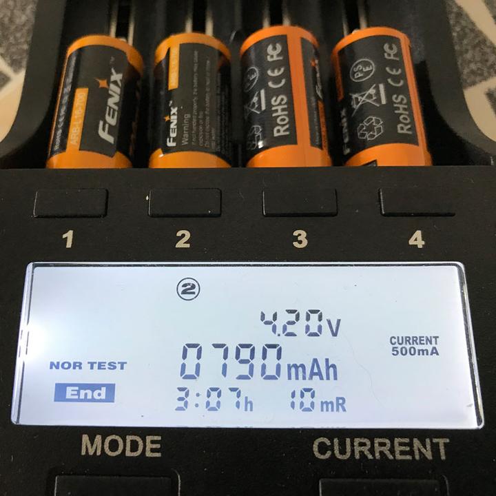 Actual product image Fenix LCD quick charger (1 pcs., CR123A, 700 mAh, Battery + charger)