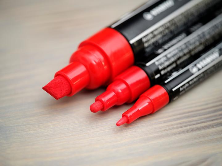 Produktbild STABILO Acrylmarker - FREE Acrylic - T800C Keilspitze 4-10mm - Einzelstift - schwarz (Schwarz, 10 mm, 1 x)