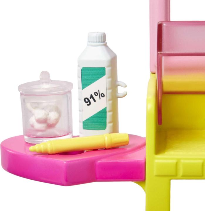 Immagine prodotto Barbie Skipper First Jobs™ Doll and Accessories
