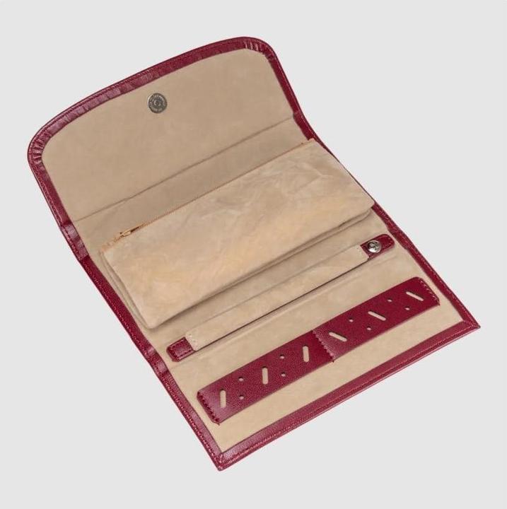 Actual product image Windrose Merino jewellery roll leather 20 cm
