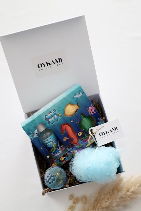 Produktbild Oykami Geschenkbox Junge "under the Sea" mit Seepferdchen