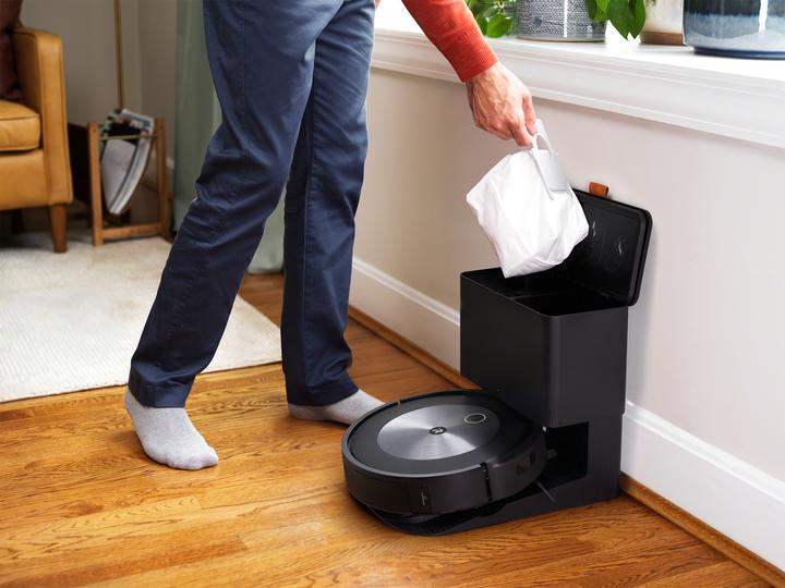 Actual product image iRobot Roomba j7+ (Robot vacuum)
