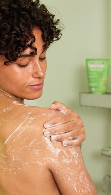 Actual product image Weleda Birch douche scrub (150 ml)