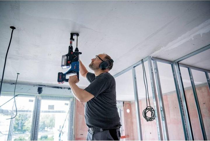 Produktbild Bosch Professional Akku-Bohrhammer mit SDS plus GBH 18V-28 DC mit 1 Zus.Handgr., Tiefenanschlag (Akkubetrieb)