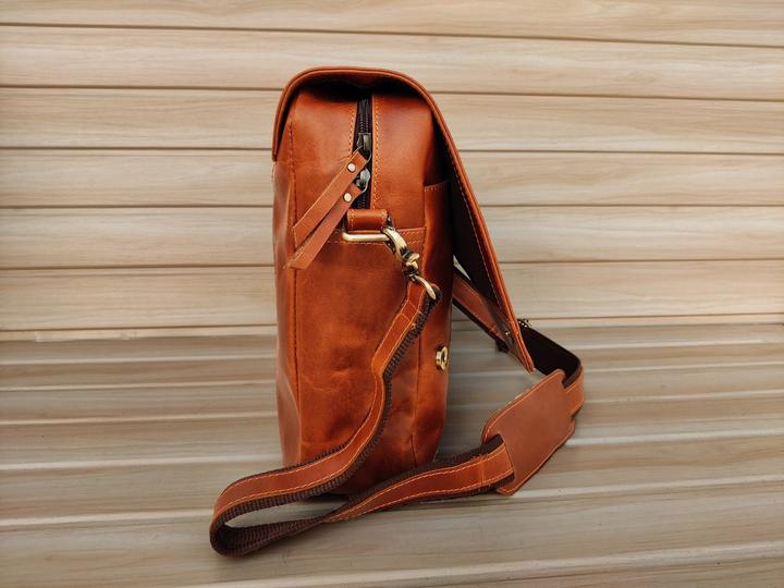 Produktbild Only-Bags.Store Echtes Leder Umhängetasche, College-Tasche, Laptop-Tasche, Geschenk für Männer, Büro-Tasche, Arbeit