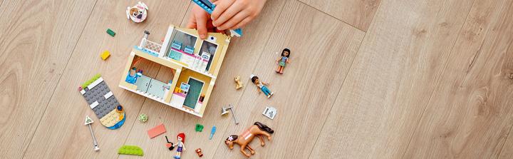 Produktbild LEGO Heartlake City Tierklinik (41446, LEGO Friends)