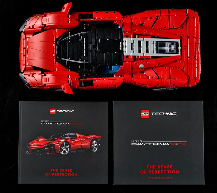 Produktbild LEGO Ferrari Daytona (42143, LEGO Technic)