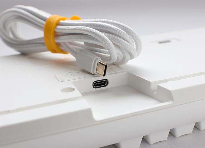 Actual product image Ducky One 3 Classic Pure White TKL Gaming Keyboard, RGB LED - MX-Clear (DE, Cable)
