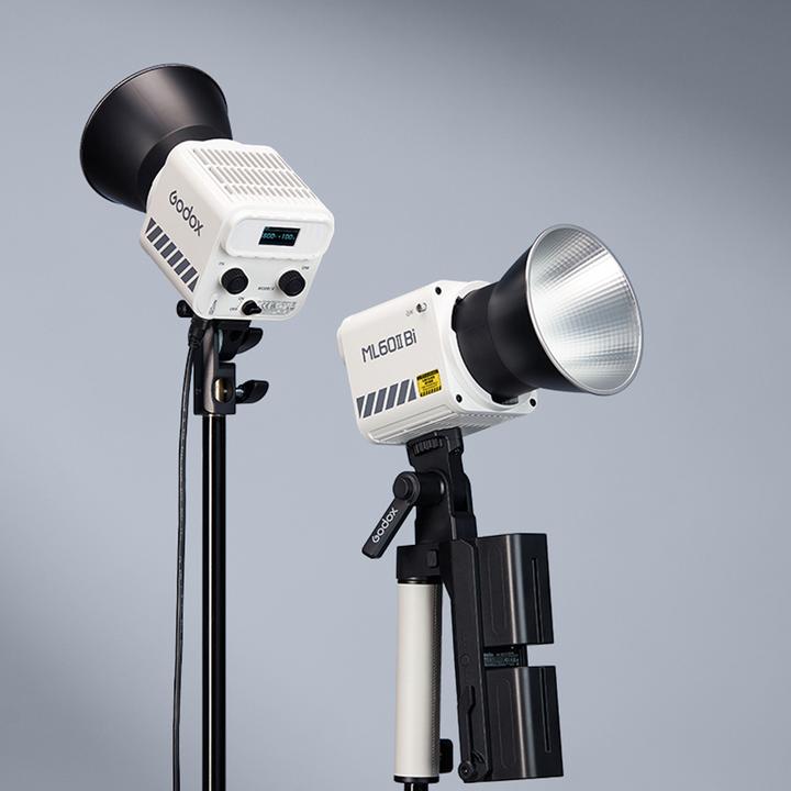 Produktbild Godox ML60II with AK B01 Holding Handle and Battery Support Kit (Videoleuchte)