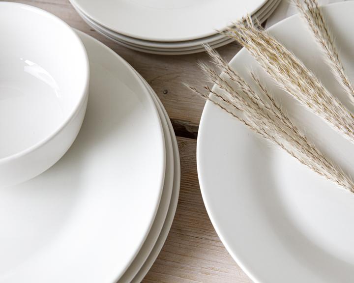 Image du produit Mikasa Twelve Piece Porcelain Dinnerware Set (12 pièce(s))
