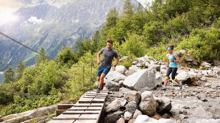 Produktbild TomTom Adventurer Cardio + Music