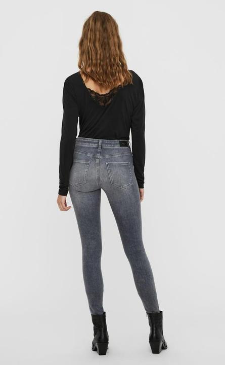 Actual product image Vero Moda VMLux Normal Waist Slim Fit Jeans (30)