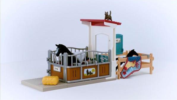 Actual product image Schleich Horse box with mare and foal