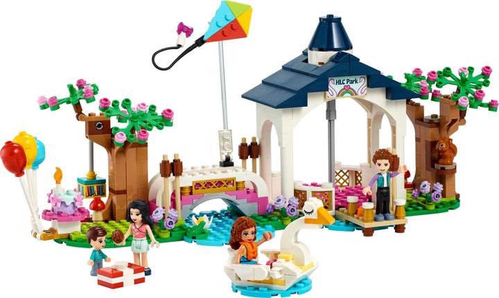 Actual product image LEGO Friends - Heartlake City Park (41447, LEGO Friends)