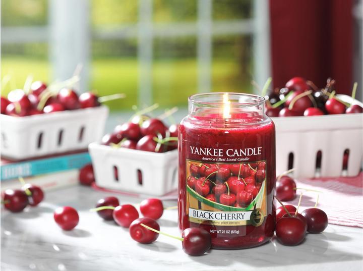 Image du produit Yankee Candle Black Cherry (411 g)