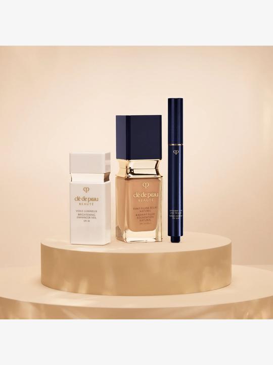 Produktbild Clé De Peau Radiant Fluid Foundation Natural BF00 (BF00 - Very Light Buff)