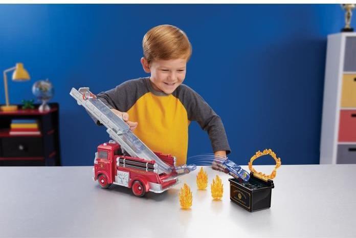 Immagine prodotto Disney Cars Set da gioco Disney e Pixar Cars Stunt & Splash