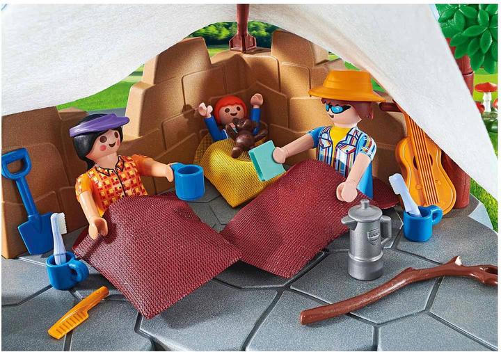 Actual product image Playmobil Family on camping trip (70743, Playmobil Family Fun)