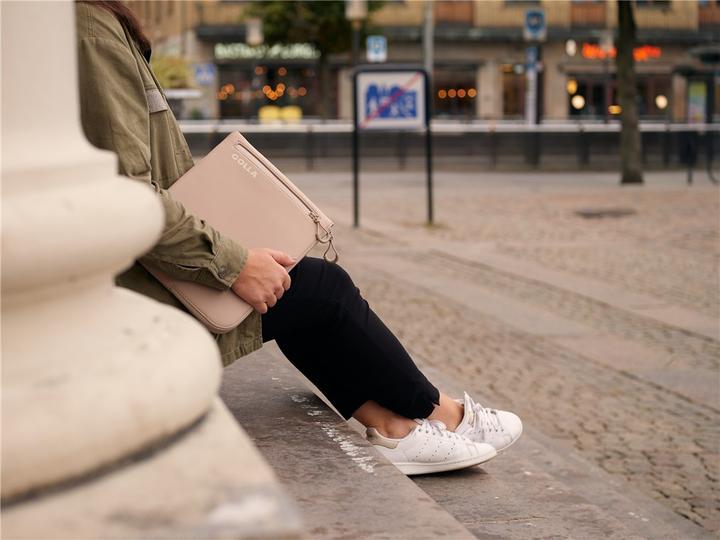 Actual product image Golla Laptop sleeve 14 inch, cream (14", Apple, HP, ASUS, Dell, Lenovo)