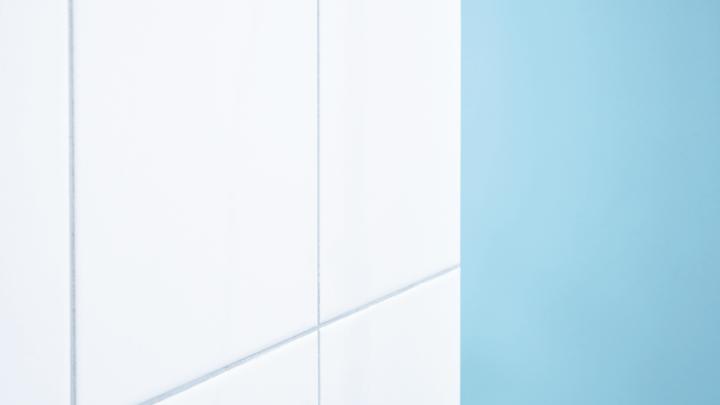 Actual product image tesa BAATH+ shower basket incl. adhesive solution without drilling