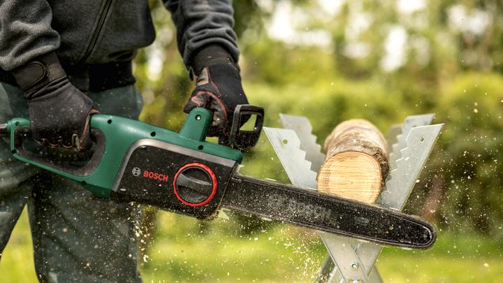 Actual product image Bosch Home & Garden Universal Chain 35 (Electric chain saw)