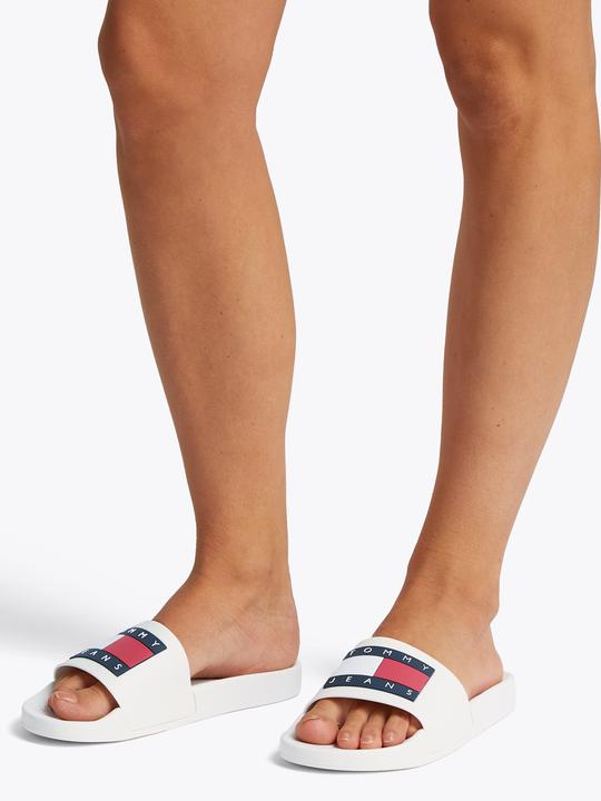 Actual product image Tommy Hilfiger Tommy Jeans Flag Pool Ess Bathing Shoes - 86607 (40)
