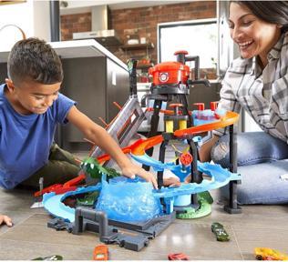 Actual product image Hot Wheels City Ultimate Car Wash