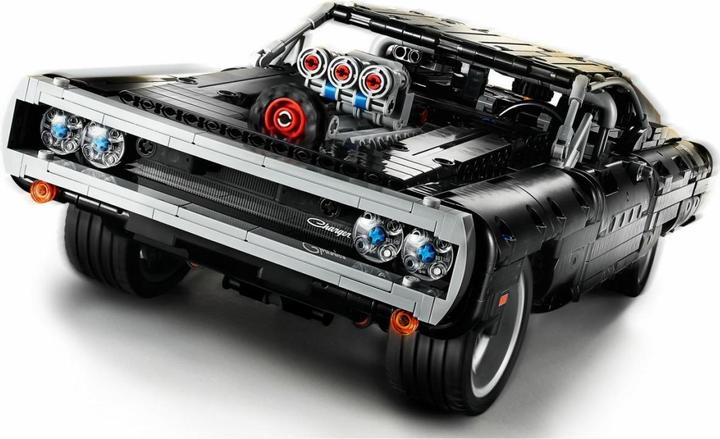 Actual product image LEGO Dom's Dodge Charger (42111, LEGO Technic)