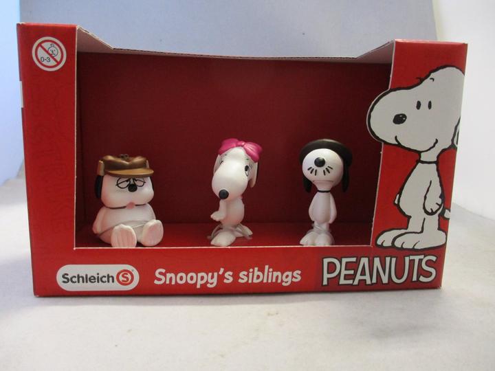 Actual product image Schleich Scenery Pack Snoopy's siblings