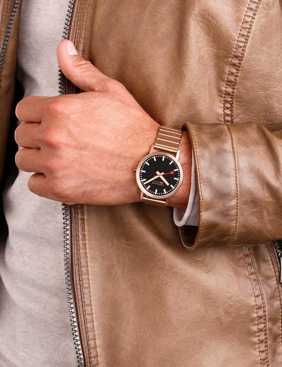 Actual product image Mondaine Classic (Analogue wristwatch, 40 mm)