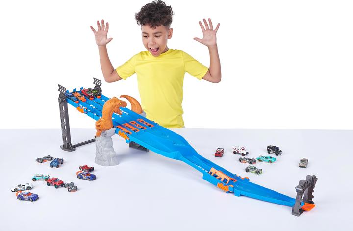 Actual product image Zuru Metal Machines - Playset - 4 Lane Raptor Attack Set (6740)