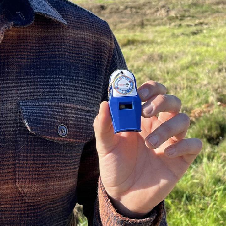 Actual product image Resqme Whistles for Life 120 dB (blau) - Notfall-Trillerpfeife