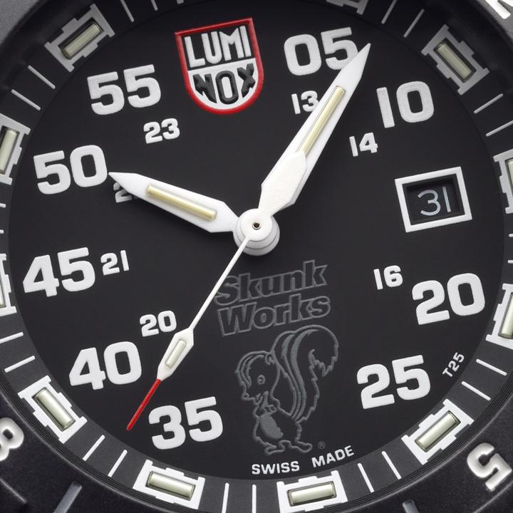 Image du produit Luminox F117 x SKUNK WORKS HERITAGE 6440H SERIES (Montre pilote, 44 mm)