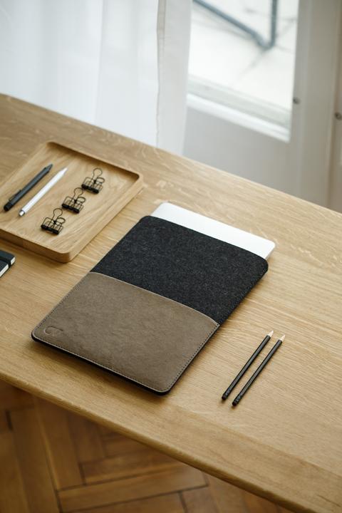 Image du produit Oakywood Felt MacBook Sleeve - housse pour MacBook - couleur Anthracite / MacBook 14" (M1 2021) - (14", Apple)
