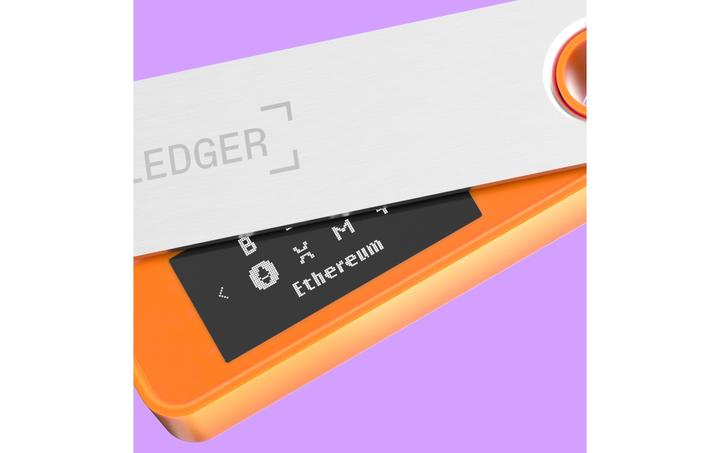 Produktbild Ledger Nano S Plus - Orange (Litecoin, Bitcoin, Dogecoin, Ethereum Classic, Dash)