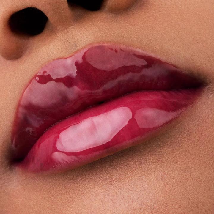 Actual product image Catrice Glossin Glow Tinted Lip Oil Drama Mama (020 Drama Mum)
