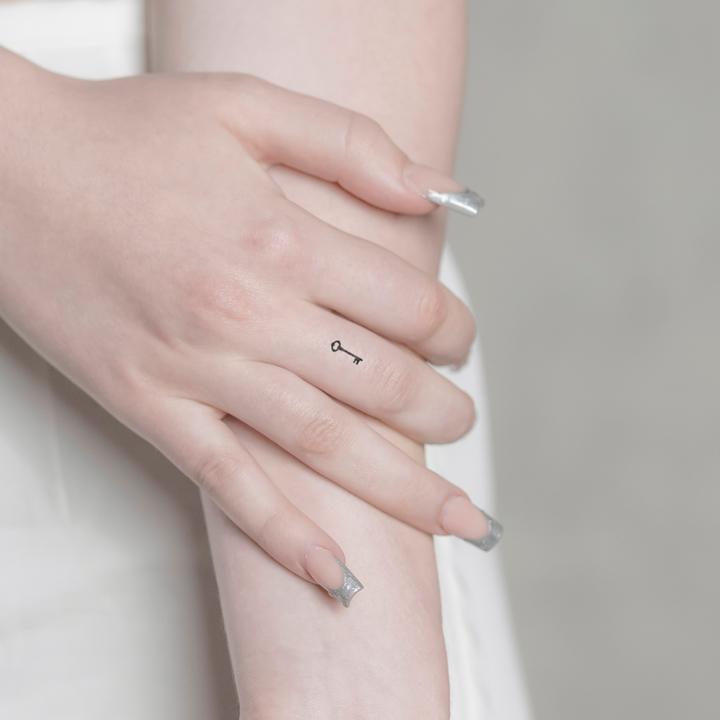 Produktbild minink Temporäres Tattoo – Schlüssel