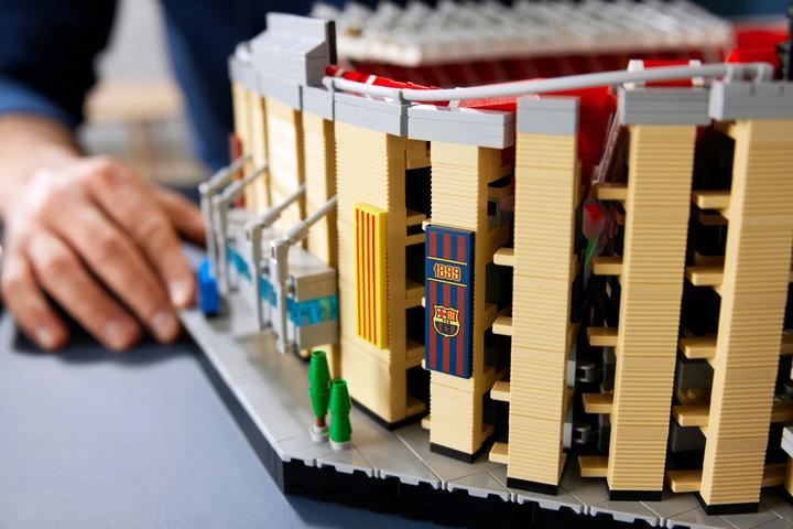 Produktbild LEGO ICONS CAMP NOU - FC BARCELONA 10284 (10284, LEGO Creator Expert, LEGO Seltene Sets)