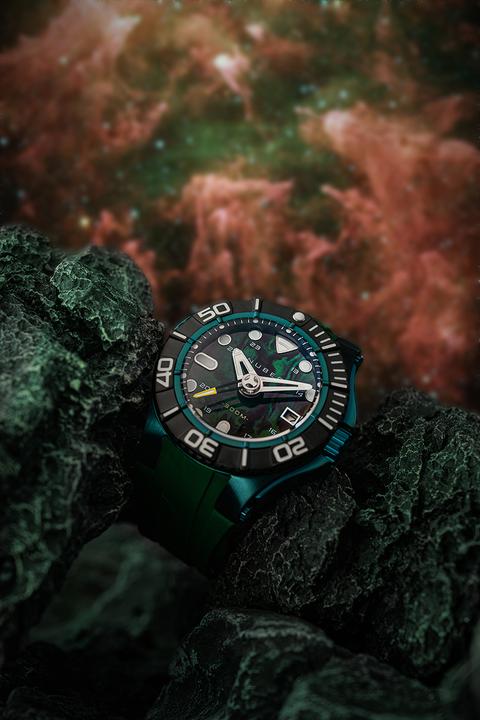 Produktbild Nubeo NB-6054-08 Herrenuhr Manta Automatik 54mm 30ATM (Taucheruhr, 54 mm)