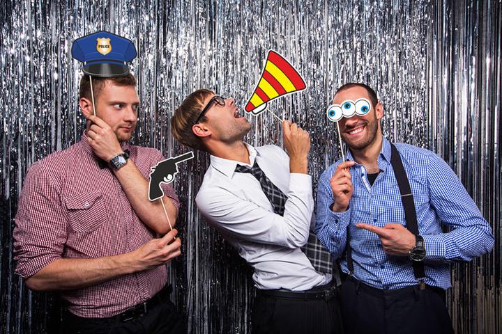 Immagine prodotto Partydeco Set di oggetti fotografici per la festa della polizia da 4 pezzi