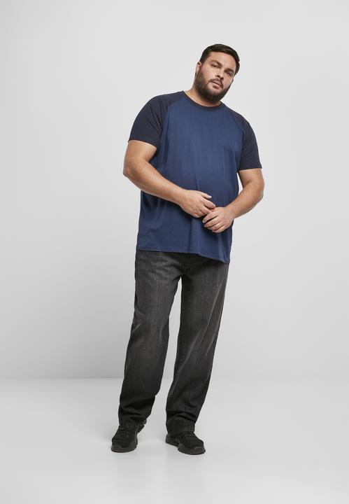 Actual product image Urban Classics Raglan Contrast Tee (5XL)