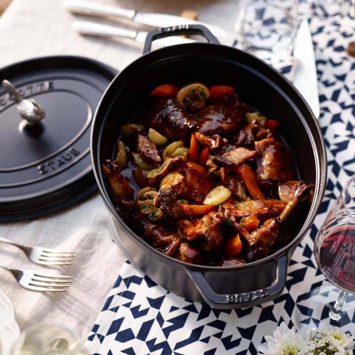 Produktbild Staub Cocotte (29 cm, Bräter + Schmortopf, Gusseisen, Emaille)
