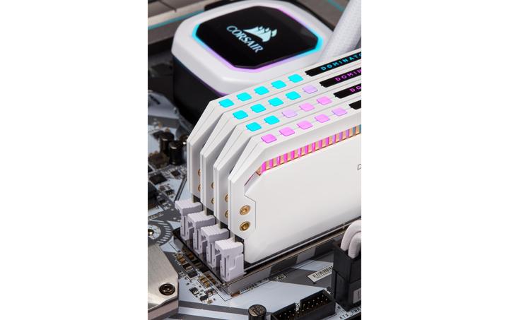 Produktbild Corsair Dominator Platinum RGB (4 x 16GB, 3600 MHz, DDR4-RAM, DIMM)