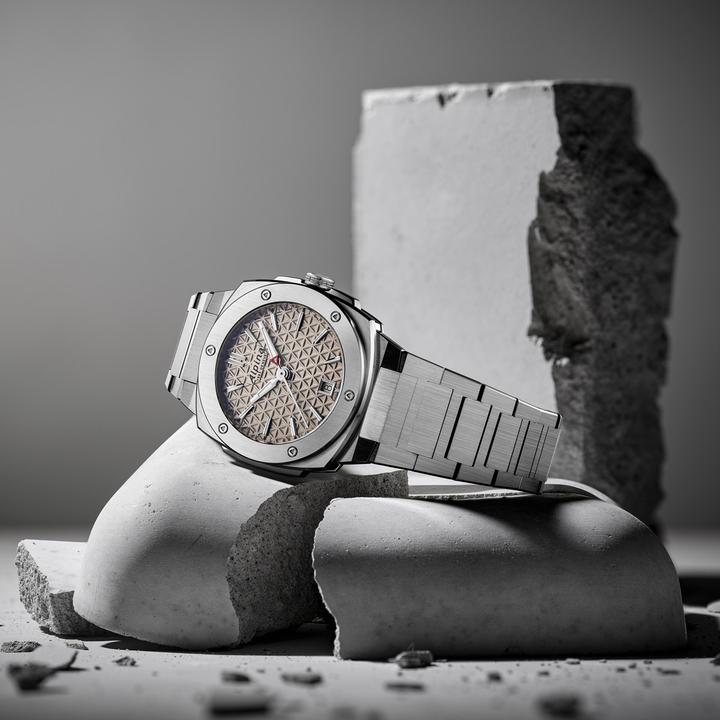 Actual product image Alpina Watch Alpine Extreme Quartz (34 mm)