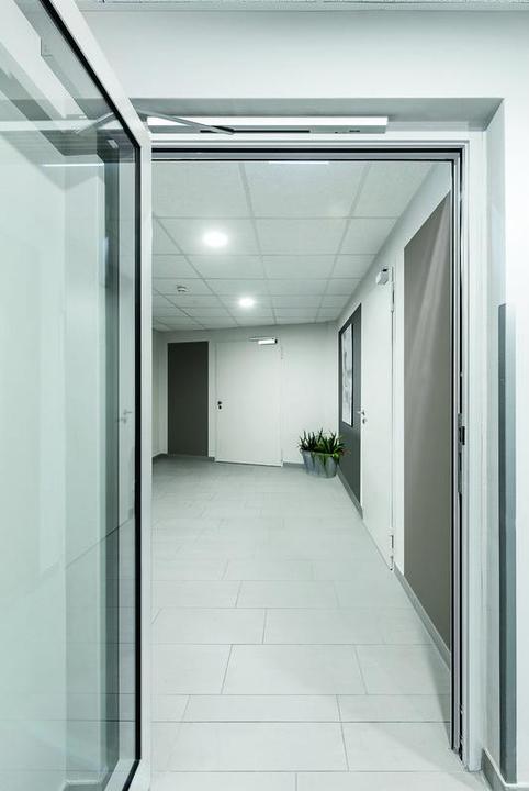 Produktbild Dormakaba Gleitschiene G-Ubivis XEA (Zimmertür, Eingangstür, Holztür, Balkontür)