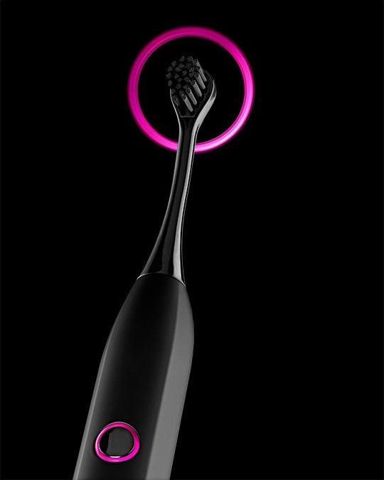 Produktbild Curaprox Hydrosonic Black is White (Schallzahnbürste)