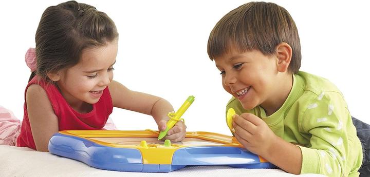 Actual product image Tomy Maltafel Megasketcher